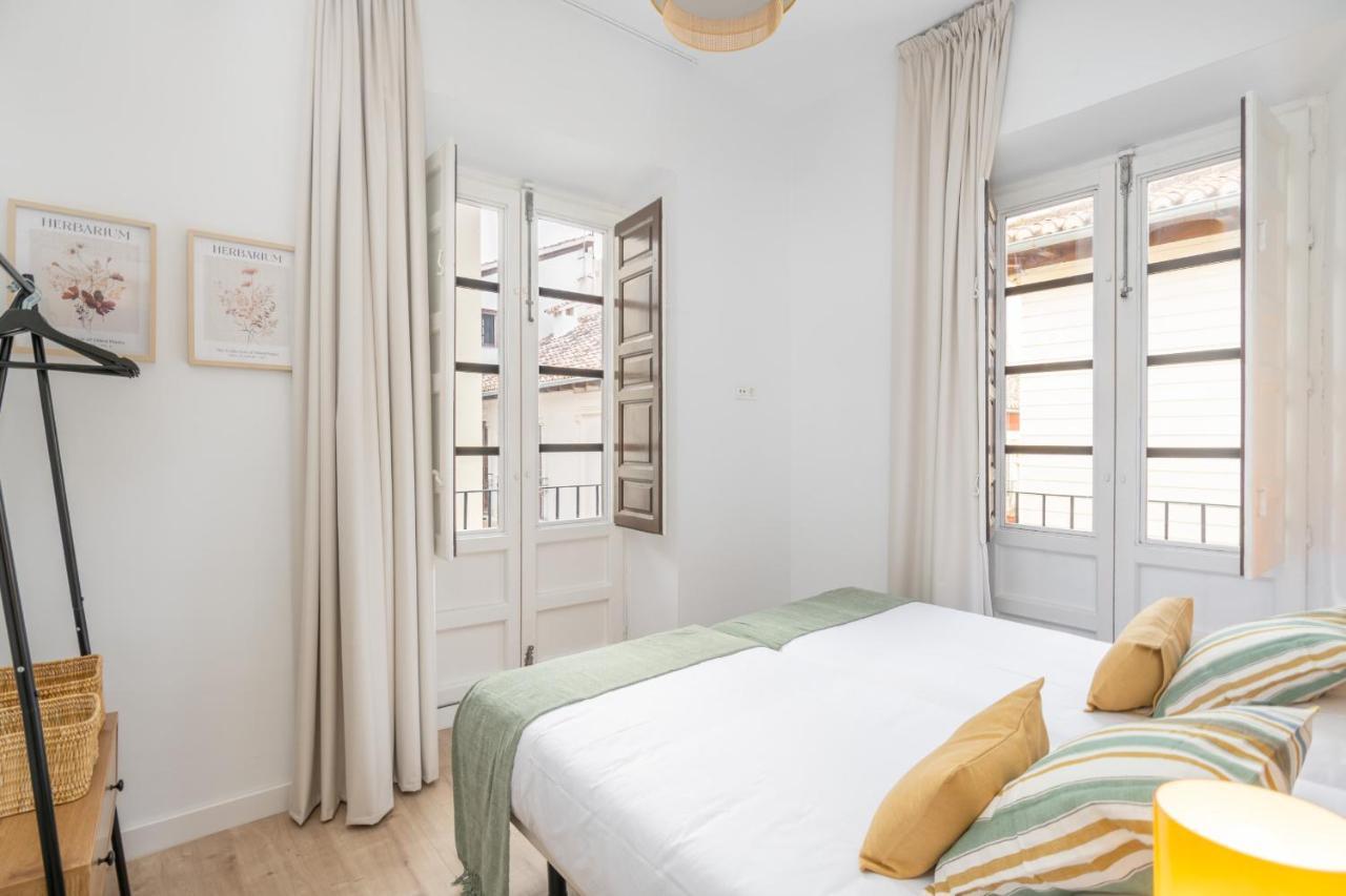 Apartamentos Luna Suites Palacio Dorita Granada Kültér fotó